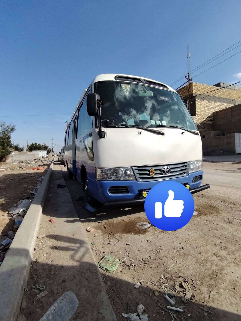 2004 للبيع  جاهزة من كلشي مكينه جديده كير حدادية جديدة تخم تاير برجستون  دوشمه عام تبريد جديد كشن ستاركس  دروعه امامي خلفي  سياره ماتخسر ربع عليها رقم انكليزي بسمي مصفرة     بيها خياس بالقماره  بالقياطين     السعر 175 بيها مجال قليل كلش ***********
