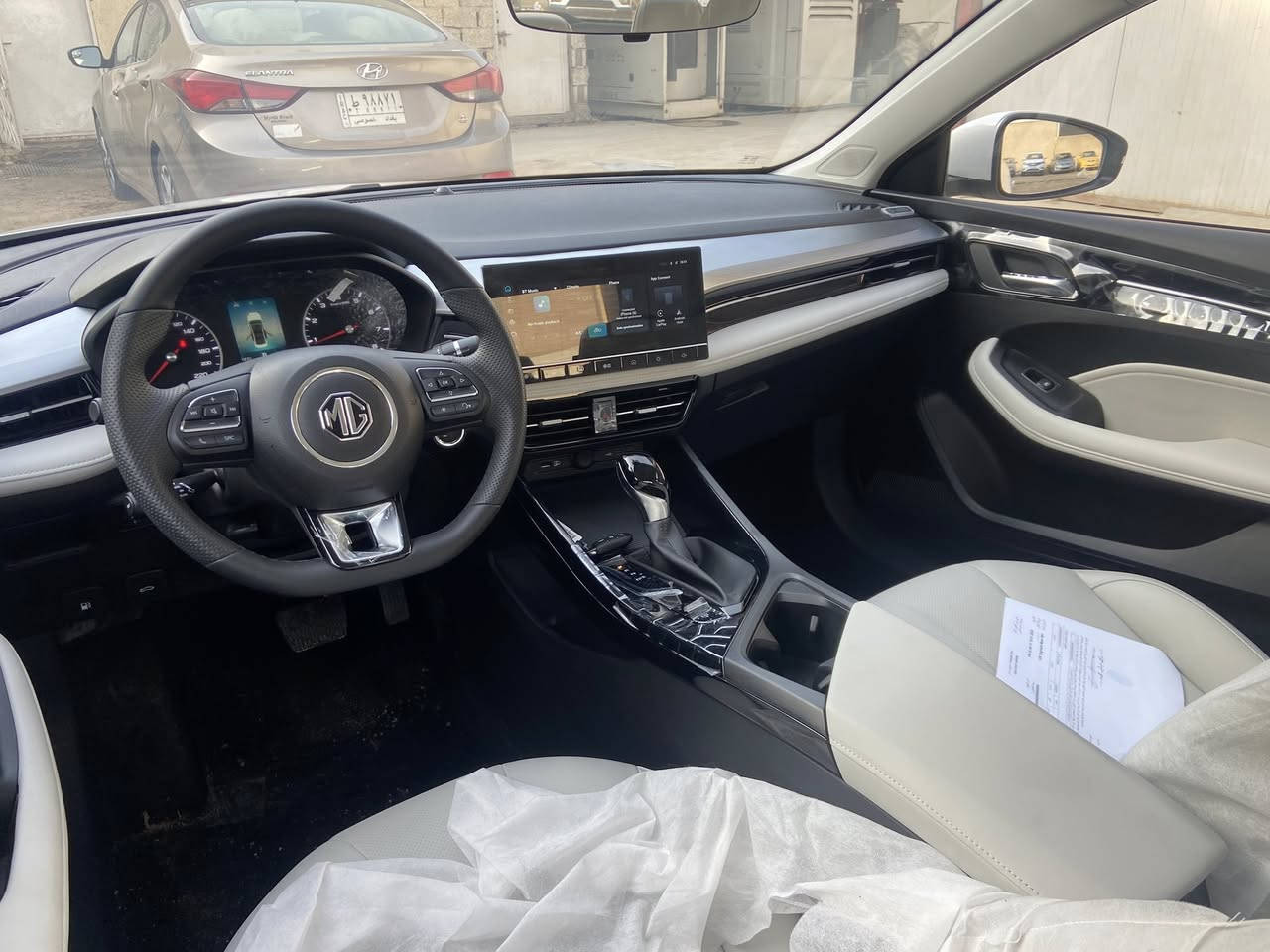 السلام عليكم 
 مرقم بغداد Mg5 plus 2025 زيرو السياره مماشيه
السياره بيها ضرر بلجنطه وطخه كلش بسيطه بلبنيد 
السياره فول عدا الفتحه 
بصمه دخول ذكي شاشه ابل كار بلي اشاير بلمري كشنات جلد 
سايد البريك دكمه. اوتو هولد مثبت سرعه وباقي المواصفات 
معروفه 
السياره مكانها بغداد 

انزل من سعرها ١٢ ورقه 

***********
