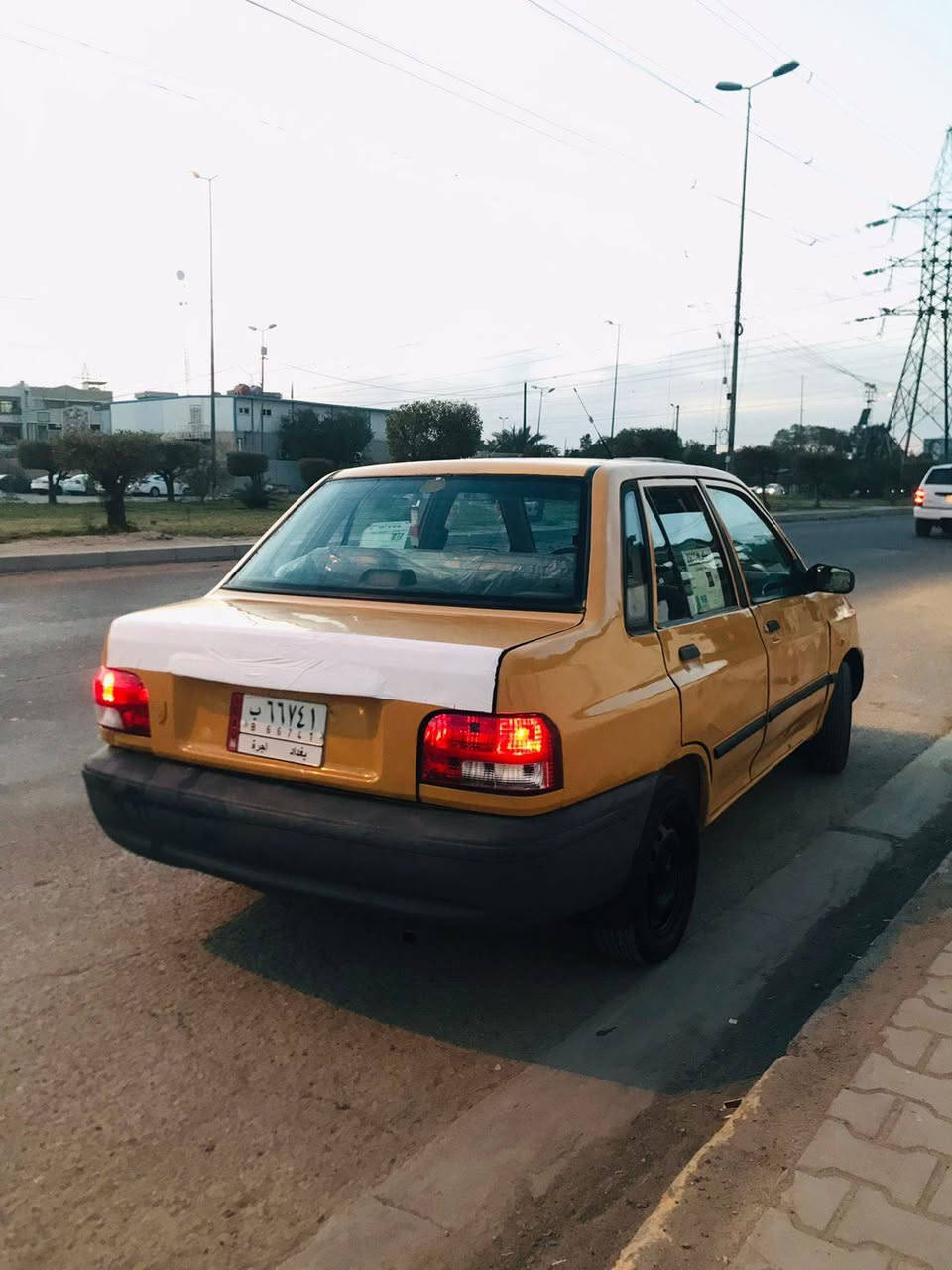 سلا عليكم سايبه 2012 مصفره هيه وغرامات مكينه وكير مكفوله شاصي معمر بيه ضربه بصيطه جاملغ امامي السعر 26 عنوان كاضميه الهاتف ***********
