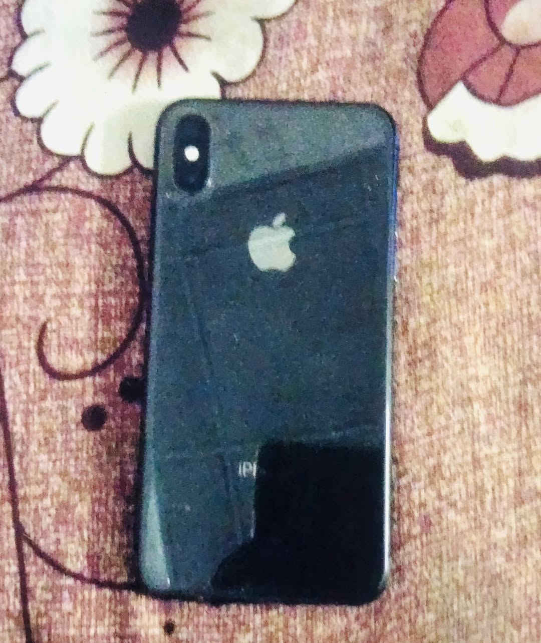 ايفون اكس عادي مبدل بطاريه وشاشه الفيس ايدي متوقف والباقي كله شغال واكو مشكله بسيطه بس البلوتوث مو دائماً يشتغل مرات يشتغل مرات لا 
سعرة ١٢٠ وبي مجال بسيط حك الجيه مكاني مدينة الصدر للتواصل مازنجر او واتساب ***********
