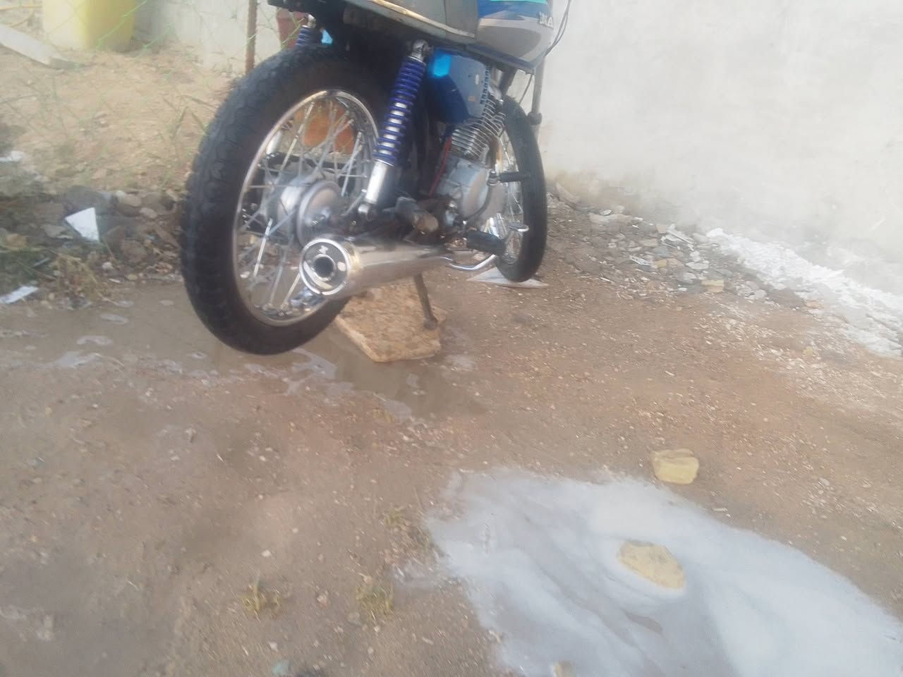 السلام عليكم دراجه ربع كير للبيع السعر مالت 300 وبيها مجال المكان الحر الرياحي الرقم ‏ ‏‪***********‬‏ بي واتساب
