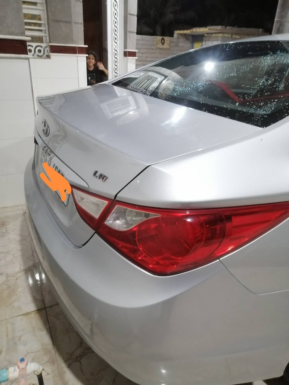 السلام عليكم  سوناتا وارد كوري مديل 14
باسمي مداور ثاني يوم رقم بصرة انكليزي 
سنويه لغايه 2030
سياره مكفوله من الضربه وتبديل وعيب شرعي 
محرك 2000.   خط واحد جاهزه من كلشي، حداده تبريد ثلج تخم تاير اشاير، بالمري، حساسات 
السعر 115
مكان السيارة بصره قضاء المدينه الهوير 
***********
