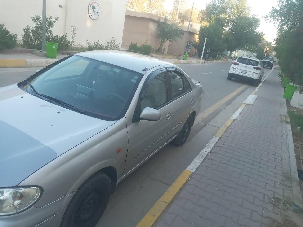 سياره نيسان صني ياباني 2009
محرك اسود 
السياره مابيها قطره صبغ عدا الدعاميه واصبع بارد بالجاملغ الخلفي
تبريد وتدفئه شغاله 
رقم السياره سليمانيه 
السياره بأسمي مكاني بغداد 
سعر السياره 97 ورقه وبيها مجال قليل 
الرقم ***********
مع العلم السياره كير عادي
