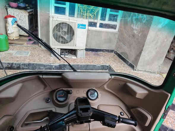 سلام عليكم تكتك للبيع 2022 رقم وسنويه مكينه مفتوح سعر 6 ملايين 400 رقم***********
