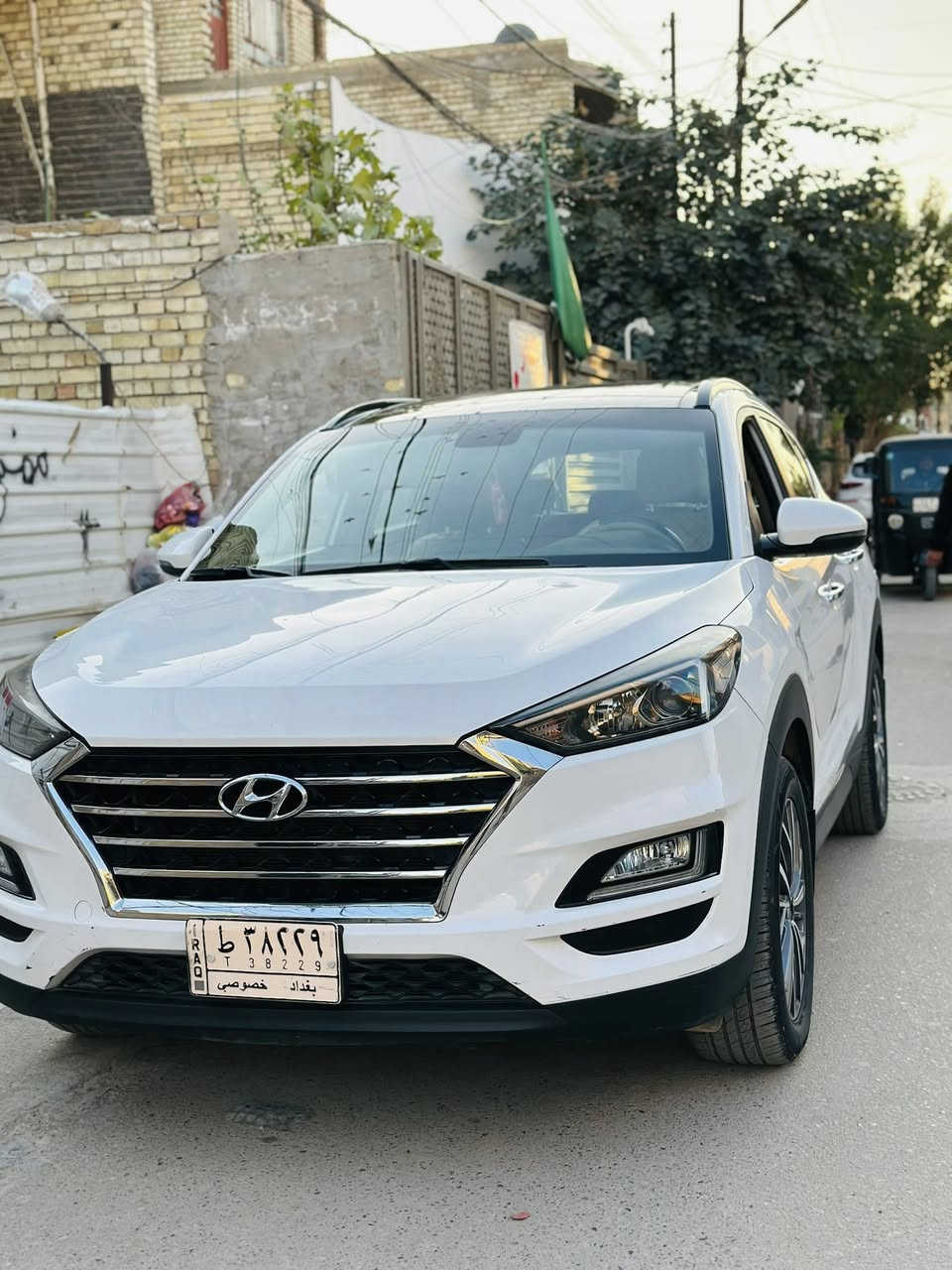 توسان 2019 شركة القاصد كوري بدون صبغ مكفولة مواصفات (بنوراما بصمتين تشغيل وبصمة ابواب شاحن وايرليس وتبريد قطعتين تحكمات استيرن 3 وضعيات قيادة ترحيب ودخول ذكي حساسات امامي خلفي كامره خلفية دواره كشن كهرباء محرك +كير مكفول ) السياره كاملة 
تحتوي ع بارد في كما موضح بلصورة 

السعر 220 وبيها مجال 
المكان الزعفرانية 

‭ 0772 774 7845‬
