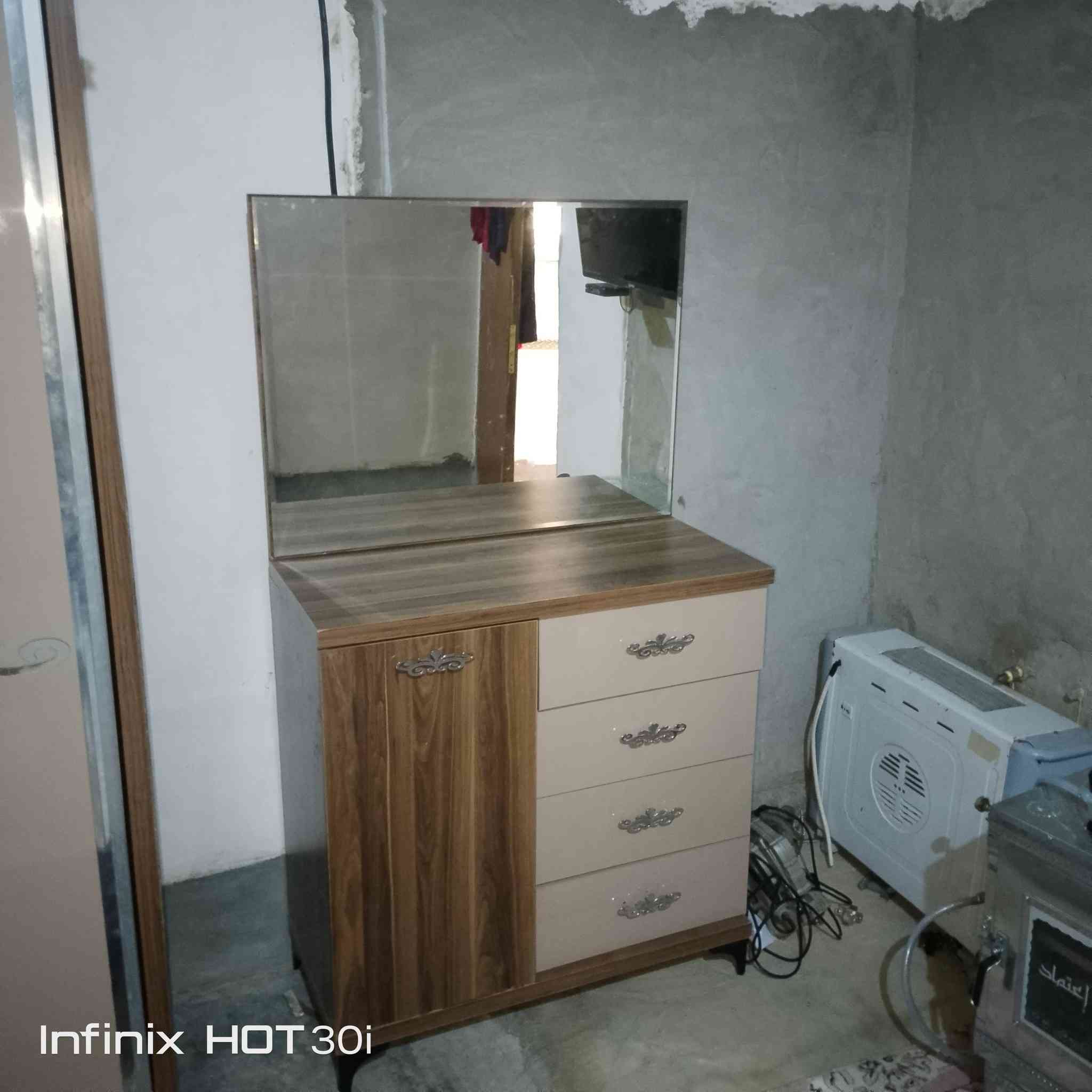 غرفة نوم تركي للبيع...5قطع
سعر ..250...الا تصال ...***********. او واتساب. 
مكاني واحد حزيران
