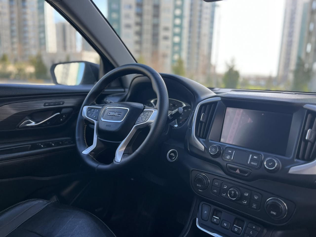 سلام عليكم
جيمسي تيرين موديل ٢٠٢١ مواصفات SLT فول رقم اربيل و باسمي   سيارة بانوراما فور ويل كوشنات جلد و كهربائي و هيتر ستيرن هيتر شاشة كبيرة بصمتين بيلادي موجود و شغال صندوق  كهربائي سيارة صور حادث و رقم شانصي موجود بس  شوية صبخ بلبونيد بدون دواخل و باب صندوق مصبوخ دواخل مابي شي ايرباك بس ستيرن طاك مرجع بيلادي 58 الف ميل ماشية محرك ٤ سلندر ١.٥ ليتر تيربو سيارة مابي اي نقص سعر 167 شوية مجال 
مكاني سليمانية رقم تلفون ***********

3GKALVEV3ML377304رقم شانصي
