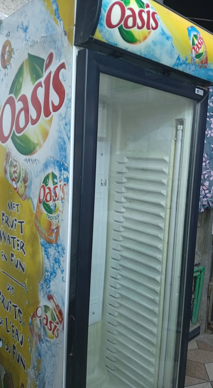 براد عارضة سعر ٢٢٥ الف على فحص  مكان رمادي تاميم *********** بالخدمه
