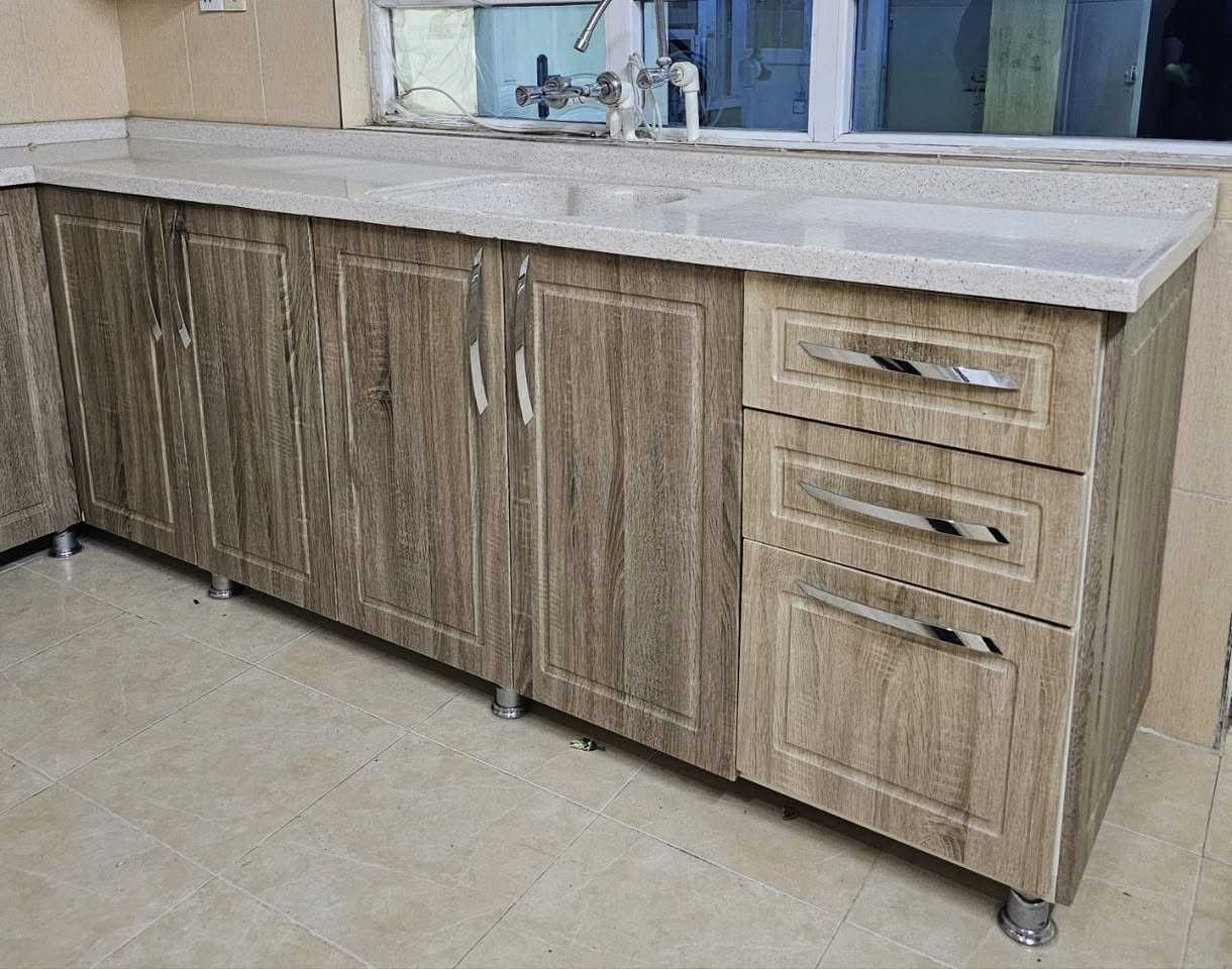 مستخدم شي أخو جديد 
قياس مترين و 55 ارضي وملحق 
وسنك مترين و 85 كامل مرمر 
يجي وياه طباخ ومرشحه 
عنوان اربيل نقل حد بغداد علينا 
للستفسار ع وتساب ***********
