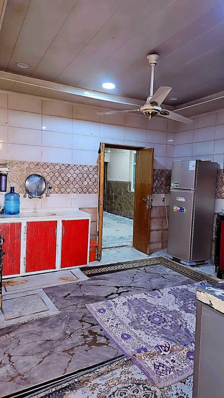 💐على بركة الله💐

🏡 دار للبيع

📍 الموقع: المشخاب – حي الشهيد الصدر (خلف مدرسة اقرأ)

📐 المساحة: 200 م²
📏 الواجهة: 10 م
📏 النزال: 20 م

🏗️ المواصفات:
 • أساس صب كونكريت
 • بناء طابوق نظيف
 • أرضية مرمر
 • سقوف ثانوية
 • ترميم جديد

🏠 التفاصيل:
 • 3 غرف
 • استقبال
 • صالة
 • مطبخ
 • منورين
 • 3 حمامات

📞 للاستفسار:
***********
***********
او مراجعة مكتب حسن الابراهيمي لبيع وشراء العقار
⸻
