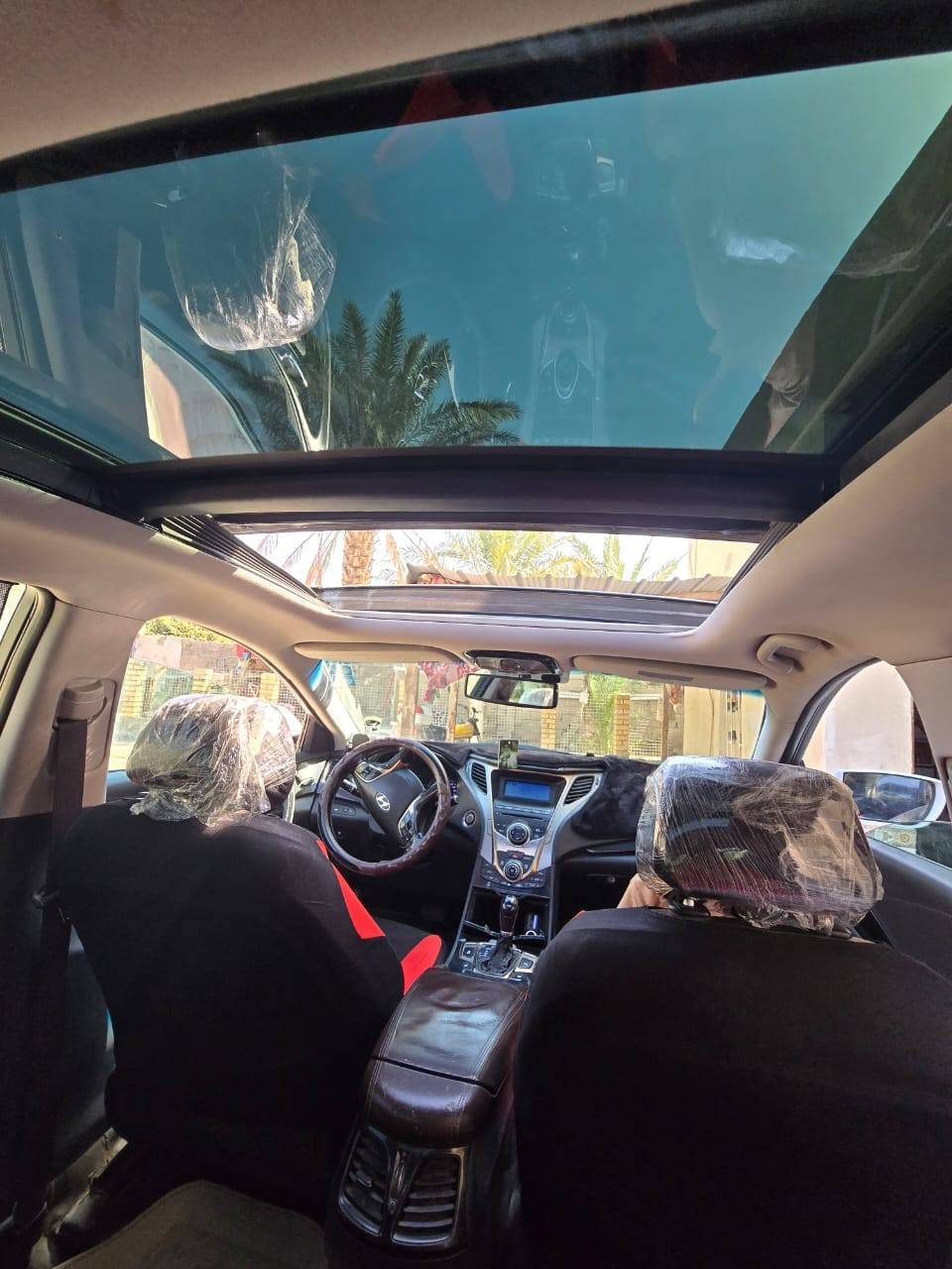 سلام عليكم
ازيرا فول مواصفات 1ع1 
بنرامه 
بصمه 
فول تحكمات 
سياره موديل ٢٠١٢ سياره كفاله من صبغ ومن الحادث فقط بيه بارد بنيد كد صبع شوف العين 
مكينه ٣٠٠٠كفاله 
سنويه جديده رقم جديد سياره بصره بسمي شرط تحويل سعر سياره ١٢٥ تصال ***********
