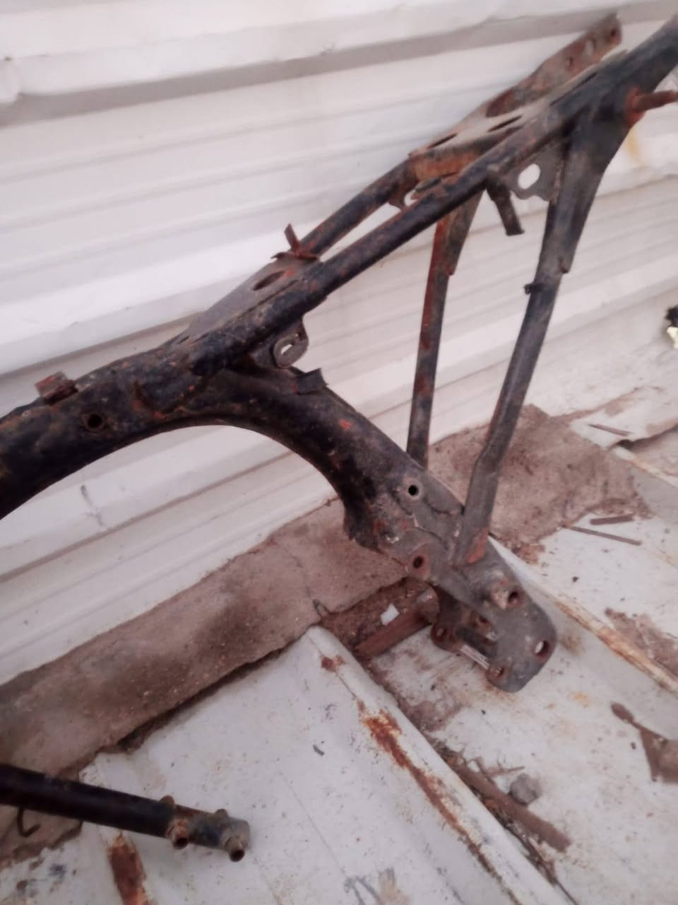 سلام عليكم شاصي ادوات للبيع السعر خاص الشراي يتصل مكاني حيانيه ***********
