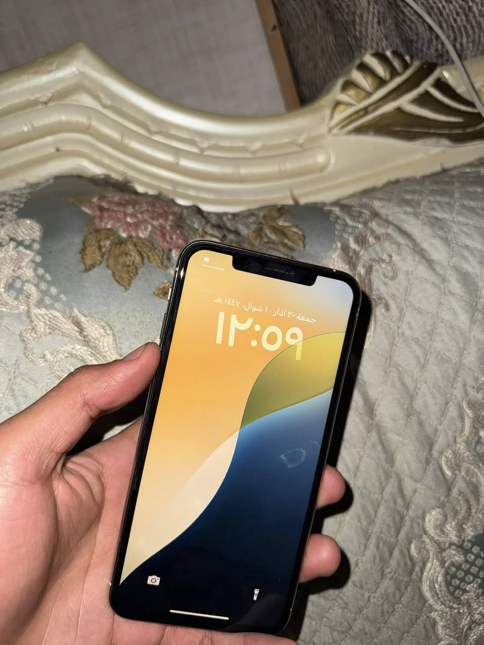 iphone 11 pro max
السعر 225 وبي مجال شوي
***********
