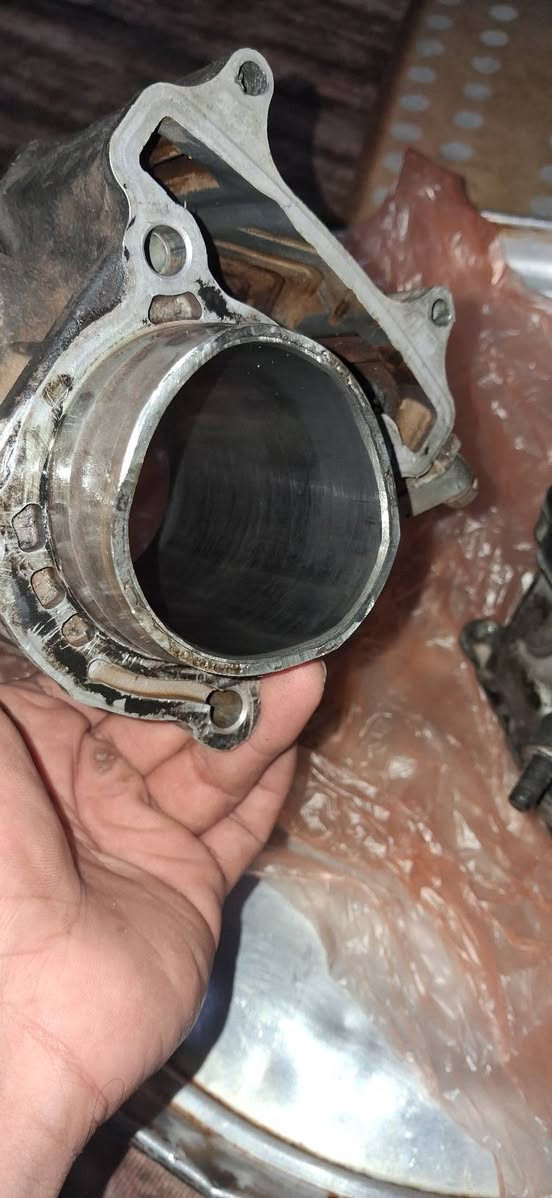 سلام عليكم كور بوشة كامكو رايسنك 180 مال تفصيخ كور نصيف وبوشة محفورة ومكعد بطنهة بوشة نفس قياس
الي يريدهن يتصال او وتساب ***********
