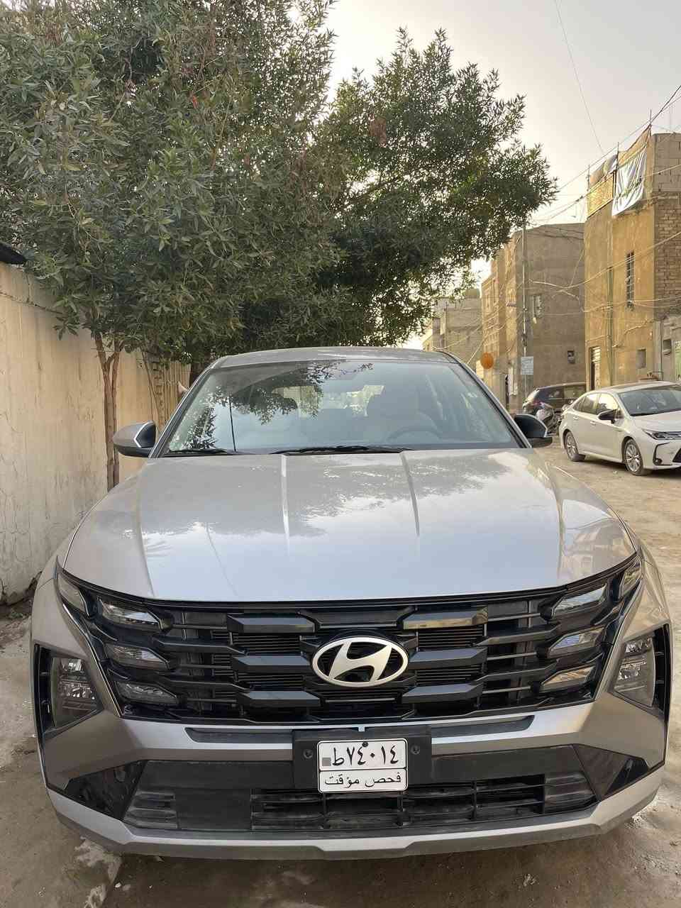 السلام عليكم للبيع فقط توسان موديل 2025 وارد امريكي حادث حلو وجداً خفيف المنفيس بسمي محرك 2500 وماشيه 4 الاف يعني زيرو السياره والرقم فحص مؤقت
بصمة تشغيل  
تشغيل عن بعد
اوتو هولد + اطفاء ذاتي 
شاشة تدعم كار بلي 
كامرا خلفية دوارة 
لد امامي نهاري 
لايت زينون عالي ناصي 
تحكمات استيرن جهتين + كروز سرعة+قيادة ذاتيه
أنظمة قيادة متعدده 
سايد بريك بصمة
رادرات فول ونقطة عمياء وكامرات 360 درجه
ومعروفه بعد مواصفات ومتانه الامريكي 

السعر مال بيع ومستعجل لغرض الحاجة بـ$183 وبيهة مجال بسيط حك الجية
عنواني بغداد الحرية 
‭0776 556 0124‬ ‬
0783 859 9089
