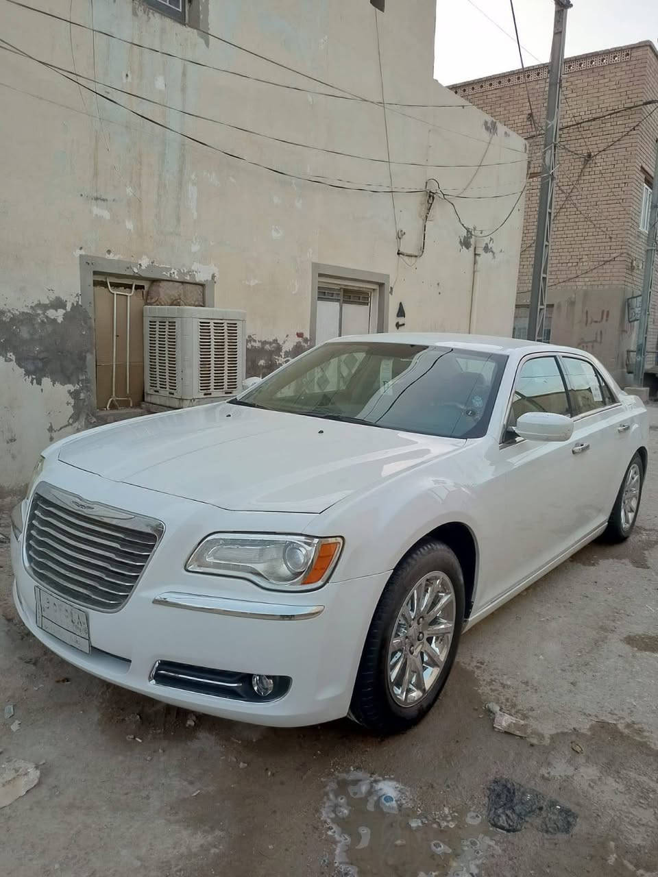 سلام عليك وباما 12كفاله بس صبغ اثر بطش ذابين عليه كيرجديد محرك جديد حداديه سياره جاهزه من كولشي سعر 170  وبها مجال ***********
