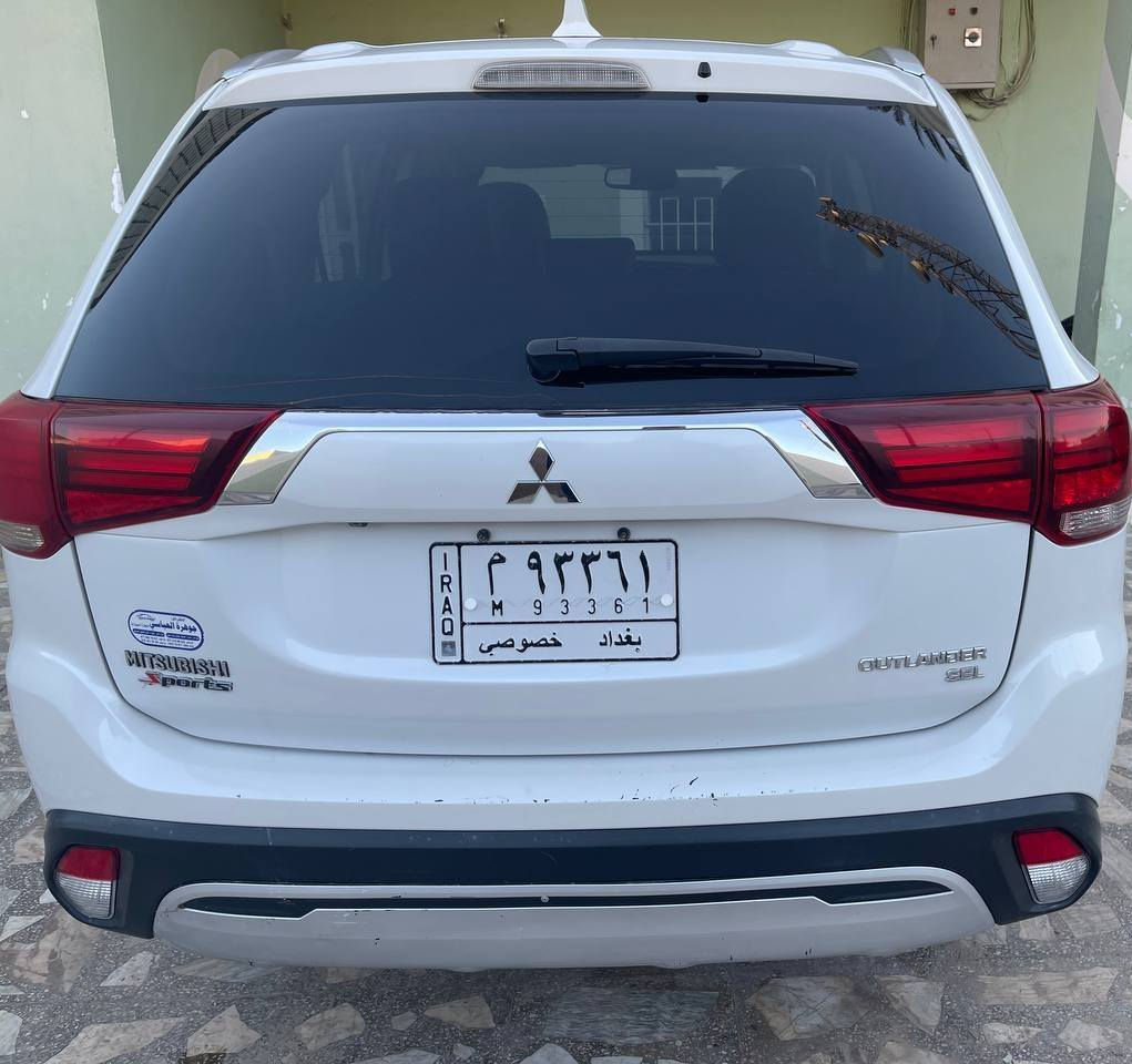 السلام عليكم
Mitsubishi Outlander sel
اوتلاندر ياباني اصلي وارد امريكي موديل ٢٠١٩ 
الحادث بابين عكس السايق  بشرط السونار مرفق مع الصور
٣ مقاعد | ٧ راكب
مواصفات 👇🏻
كشن تدفئه وتبريد
هاندبريك بصمه و اوتو هولد
تبريد مركزي تبريد ثلج وتدفئه
تبريد لمس 
مثبت سرعة 
شاشه وكامره
ويل سبورت 
اربعه جام كهربائي و اوتو
مري كهرباء
نضام ECO وSPORT و L 
قفل مركزي 
٤ ايرباگ 
كلوب ضباب 
جام الخلفي هيتر وماسحه 
تراكشن
٦ سماعات
رقم بغداد سنويه بسمي باقيه لحد 2026 
ايرباك ستيرن طاك فقط ومرجع سستم 
مكينه ٢٤٠٠ كير ومكينه بشرط برغي واحد ممفتوح
رقم موبايل ***********  شراي خابر وتدلل
