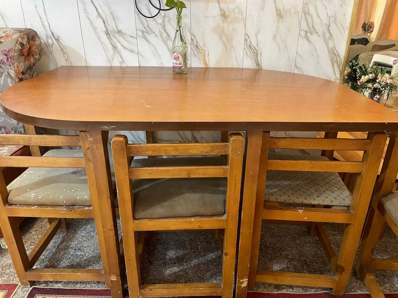 اغراض بيت للبيع
كاونترات بدون الساحبه والطباخ ب300 الف 
ميز طعام خشب اصلي مع 4كراسي ب75 الف 
كرسين انتظار مع طبله وسطيه ب25 الف 
مكان الحسينيه منطقه الخمس الاف 
الاسعار ثابته


**إذا كنت صاحب هذا الإعلان وتريد حذفه لأي سبب، رجاءا أرسل رسالة إلى الدعم الفني**