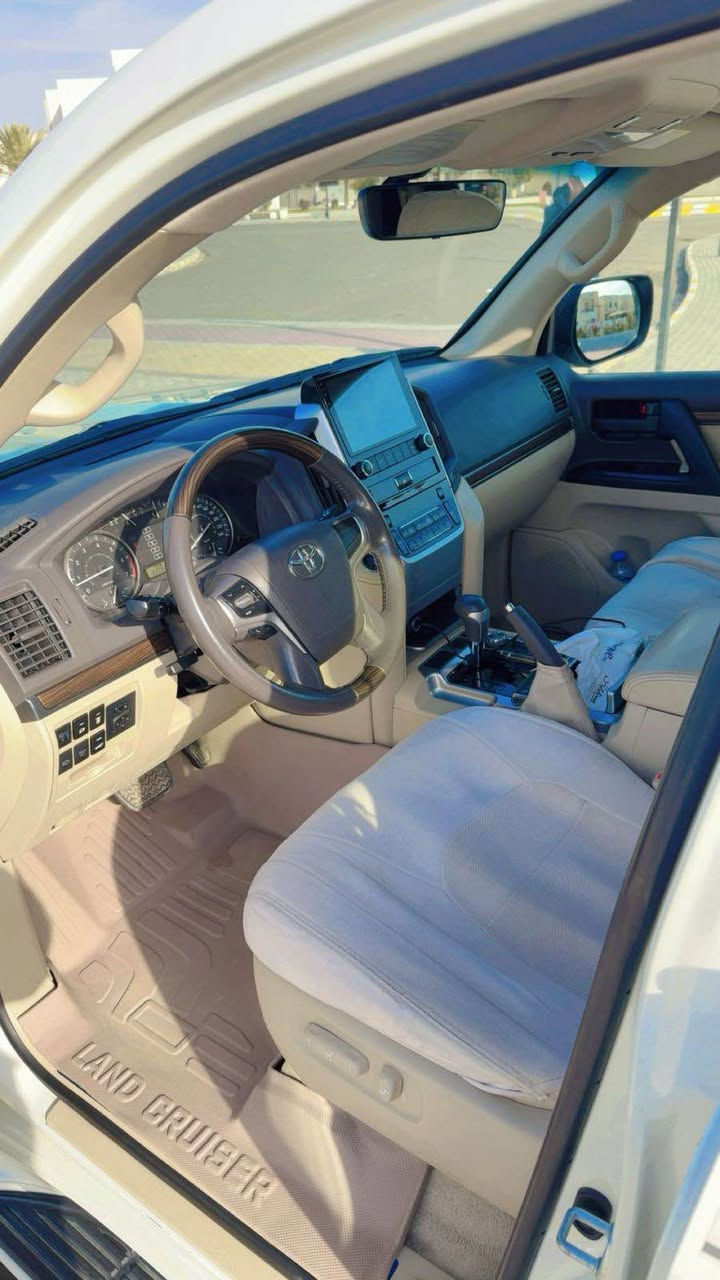 السلام عليكم

لاند كروز موديل 2021 خليجي
السياره بدون حادث 
الباب الخلفي والجاملغ الامي 
بارد حك اصبعين 
ماشية 110 الف
6 سلند 
مكان السيارة تكريت
 مكلف بالنشر 
صاحب السياره  : *********** تكريت, صلاح الدين
