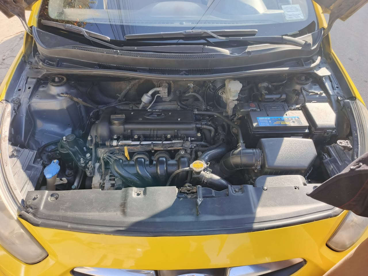 السلام عليكم 
اكسن مضلع موديل 2012كوري
هيئة وغرامه صفر 
گير ومحرك شرط 
ملاحظه بلا ضرر سياره كير عادي وجامات عادي  السعر 88 وبيه مجال العنوان موصل حي ميثاق 
 ***********/ ***********
