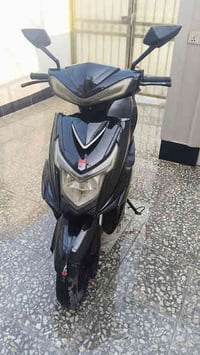 دراجه شحن ماتركس 6 بطاريات مستخدمات 4 اشهر كهربائيات شغاله كلها وبصمتي...