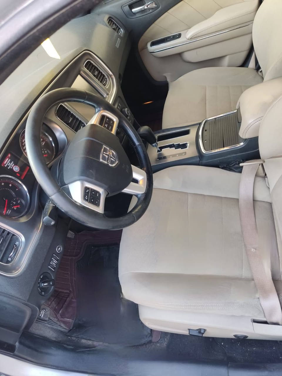 سلام عليكم جارجر 14حلوه نضيفه
رقم اربيل طبق الأصل متوم السعر 48بي مجال لشراي
***********واتساب نجف مكان
