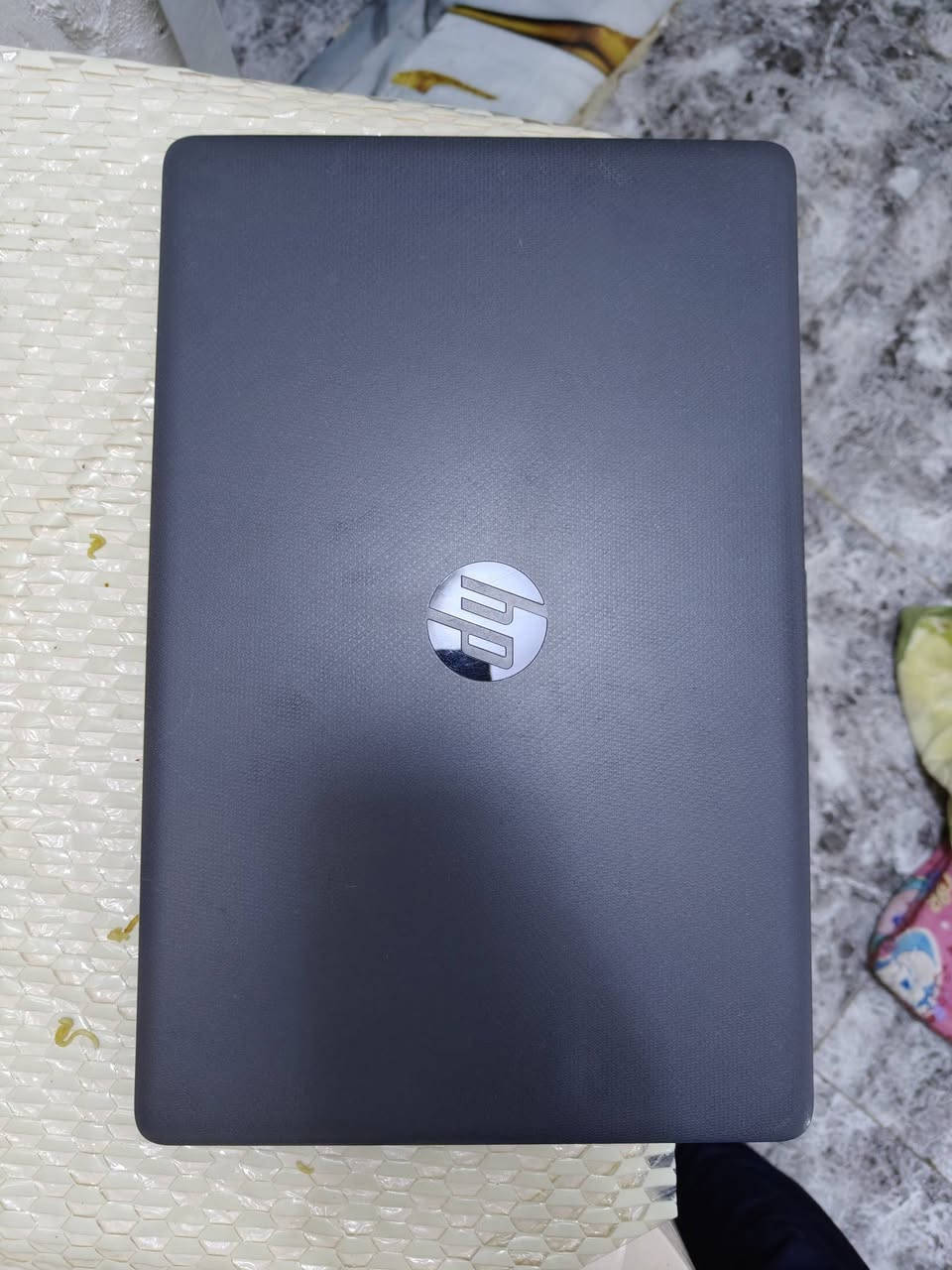 لابتوب  HP 
المعالج (CPU): Intel Core i3‑1005G1 (جيل العاشر)
الرام (RAM): 8GB DDR4
كرت الشاشة (GPU): Intel UHD Graphics مدمج 4 G
يحتوي على 2 هارد 
SSD 256GB للنظام 
+ HDD 1TB للتخزين تنسى المساحه
حجم شاشه مميز 15.6
وندوز 11 PRO
.منفذ CD ورام وسمكارت وHDM
بطاريه كلش ممتازه 
سعر جوه سوك دور سوك كله اذا لكيت خساراك 
سعر 225 قفل غير قابل للعمله ولا المجال 
مكاني بغداد توصيل موجود  
مازنجر ما متواجد فقط وتساب أو تصال 
رقم ***********
