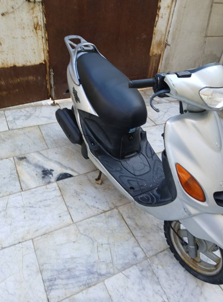 السلام عليكم 
دراجة اكزز فحل ياباني للبيع دراجة مامفتوحه سلف هندر كهربائيات كلها شغاله دراجة جديده مال باله دراجة مال بيت السعر 550 وبيه مجال الشراي العنوان البصره ابي الخصيب الاستفسار على هذا الرقم *********** البصرة, العراق
