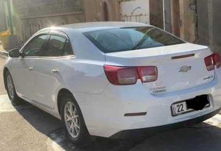 سيارة ماليبو 2015 خليجي مكفولة كفالة عامة ماعدة جاملق جهة سايق بارد فقط سيارة جاهزة تبريد قطعتين تدفئة محرك  4 سلندر 2/4 حدادية جديدة  باتري جديد تخم تاير لايت زنون سيارة  مناقصة شي رقم اربيل ألماني جديد سياره جاهزة وسعر 115 وبية مجال قليل العنوان البصره جزيرة رقم *********** البصرة, العراق
