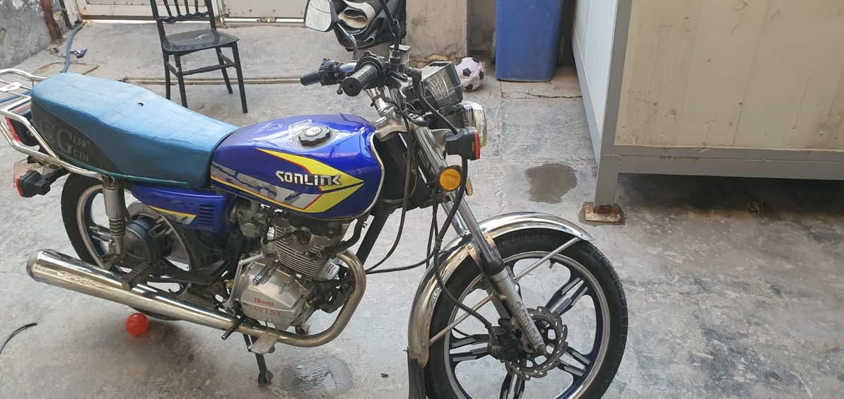 سلام وعليكم دراجه يراني سونك ٢٢  للبيع مكاني شعب مقابل المحكمه ***********
