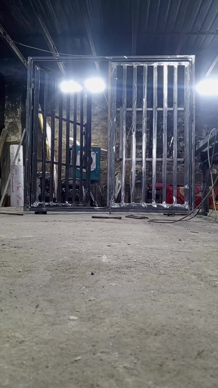 السلام عليكم معمل حداده بركات ام البنين الابواب والشبابيك كافه انواع العمل اسعار مناسبه الارقام بيهن واتساب حسب الطلب مكان كربلاء ***********/***********
