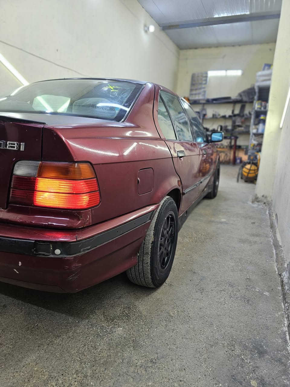 سلام عليكم
بيئم  318 موديل 1992 سياره نضيفه  مكفوله من ضربه  
سياره مصبوغه عام   كير مكينه ونجي 6  مكفولات  
سياره رقم ميسان مشروع وطني  شرط التحويل 
حداديه 90%
تبريد بس غاز 
سياره حلوه وجاهزه تنكر سويج وين مايعجبك 
قواعد دبلات سياره كلهن مكفولات  بدون لاخياس ولانكاد 
العنوان ميسان  ***********
سعر 38وبيهه مجال بصيط
