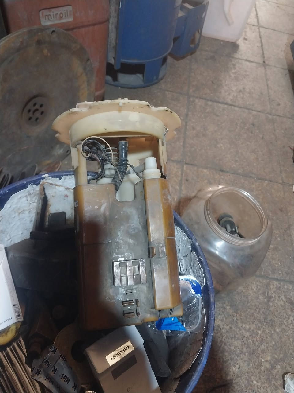 للبيع قاعده سني يابني اصلي السعر٥٠ 
الف بي مجال ***********
