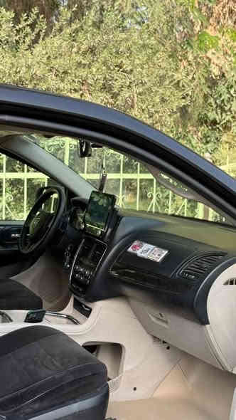 سيارة دوج كرفان موديل 2013 وارد أمريكي صور الحادث موجودة 
رقم بغداد 
السعر (( 135 ورقة)) بيها مجال 
الاتصال (***********) 
مكلف بالنشر بغداد
