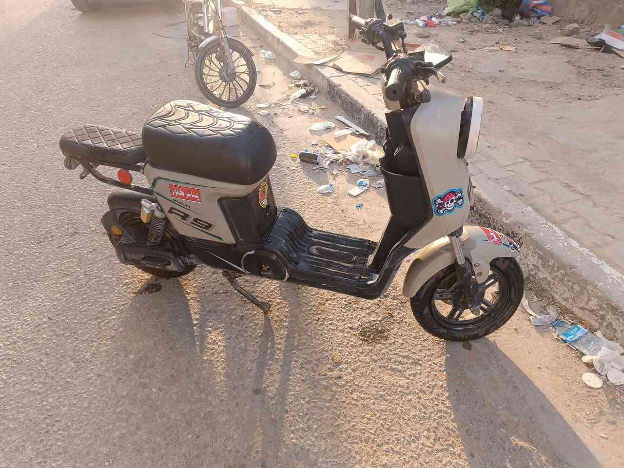 للبيع دراجه R9 شغاله سعر 320 وبي مجال كربلاء ***********
