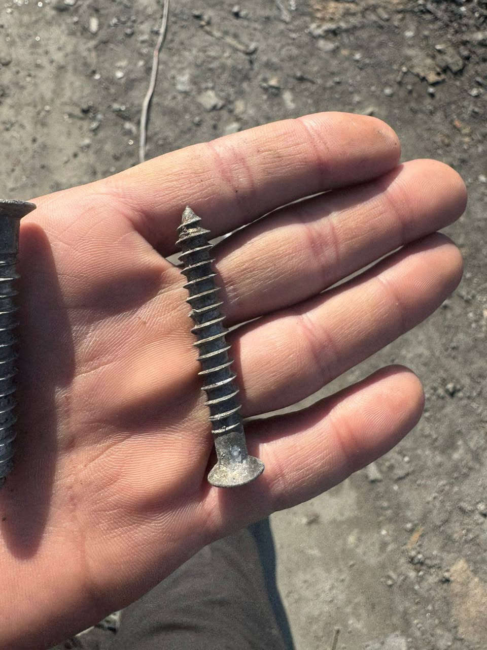 السلام عليكم يوجد كميه من هذه البرقي بسعر مناسب  في بغداد بيع مستعجل  رقم ***********
