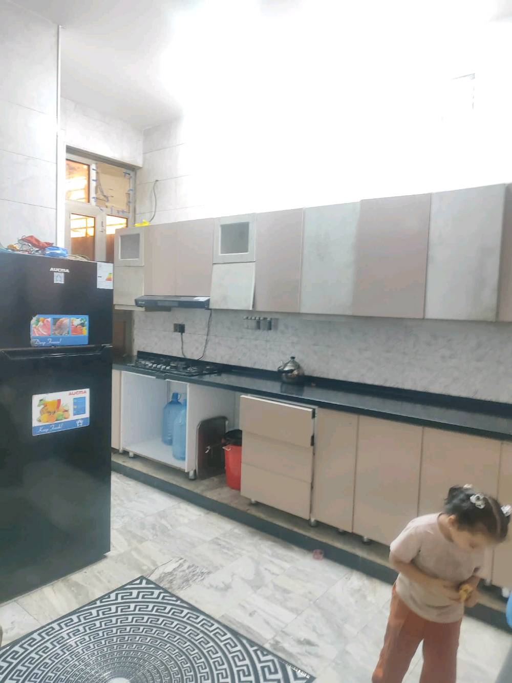 للبيع بيت في منطقه كفائات سيديه-شارع اربعين -2/10 بالسعر 370 مليون وبيه مجال 

تفاصيل العقار:
الموقع: السيدية، منطقة الكفاءات، شارع 40، فرع 2/10.®
المساحة: 150 متر مربع.®
الأبعاد: واجهة 10 متر، نزال 15 متر.®
طوابق: طابقين :طابق الاول بيه مطبخ وصاله  وهول وغرفه نوم وبلكونه اثنين وحمام داخلي وحمام خارجي " طابق ثاني : بيه أربع غرف نوم وحمام وبلكونه وبيه درج تصعد بيه إلى سطح.®
المواصفات: يتميز العقار في موقعه يكون قريب على شارع عام .®
📞 للمزيد من المعلومات أو لتحديد موعد للمعاينة، يرجى التواصل على الرقم في واتساب أو على خاص : [***********]او [***********]