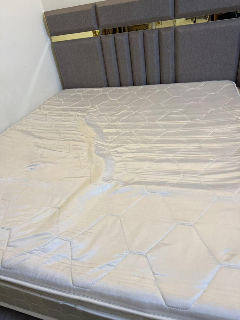 مرحبا عندي هذا دوشك جديد طبي طبقتين صار خمس اشهر من اخذته بس جبير ع جربايتي حيل وداعاني من وره الفرشه ماخذته ب٢٠٠رايدته ب١٦٠امانه الله جديد مابي اي ضرر


**إذا كنت صاحب هذا الإعلان وتريد حذفه لأي سبب، رجاءا أرسل رسالة إلى الدعم الفني**