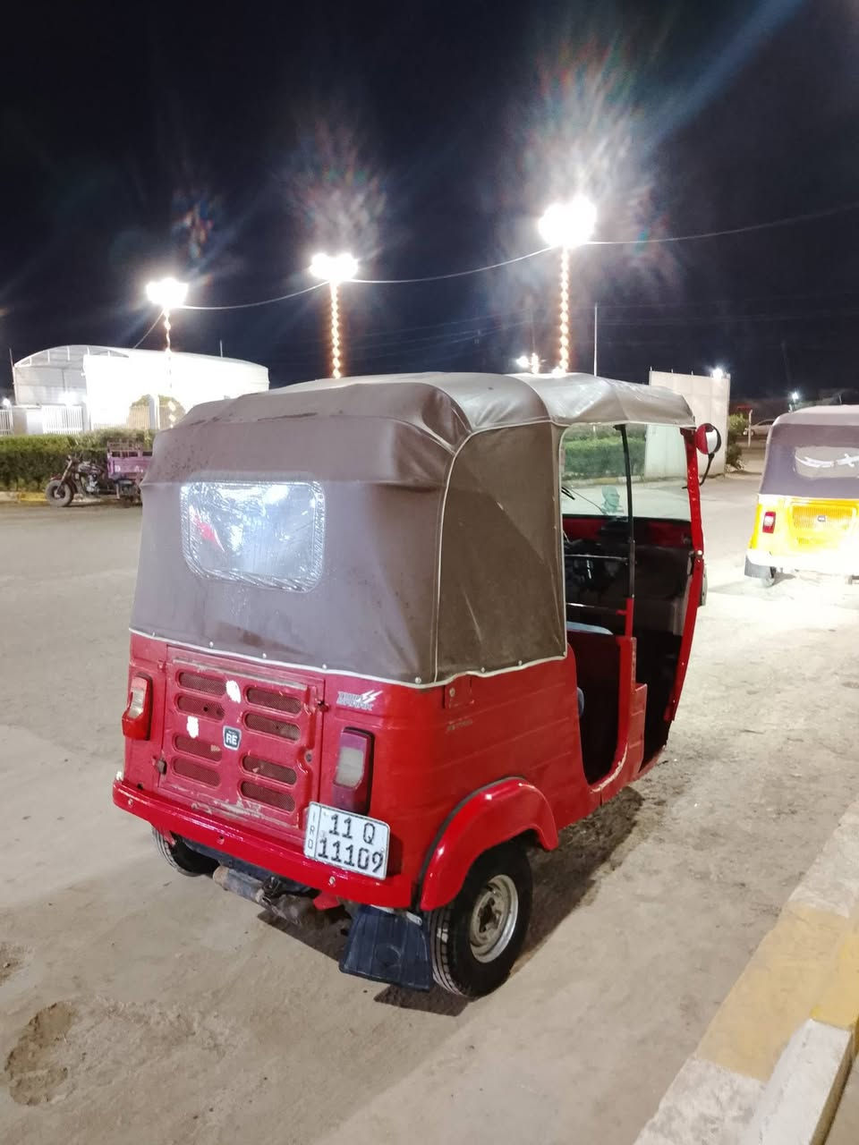 سلام عليكم تكتك للبيع موديل 18 شهر 10تكتك جازه بيه الغد معمر وثاني مرشوش جماليه  مكاني النهروان ***********
