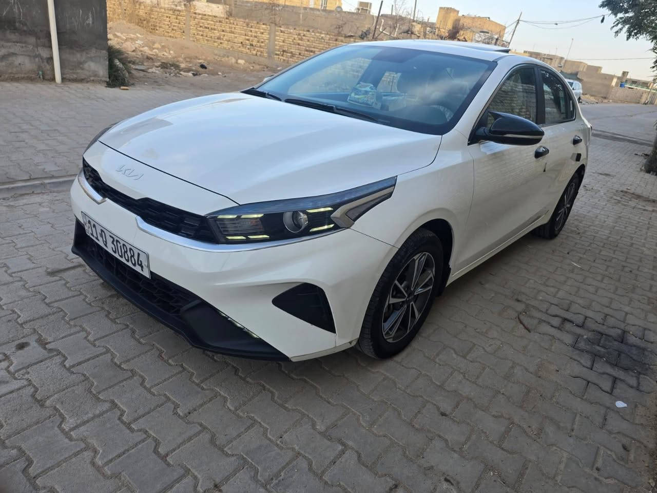 السلام عليكم
للبيع  كيا سيراتو خليجي 

موديل 2024

 حجم المحرك 2000

 ماشيه ٤٠الف 

موصفات فتحه سقف فول تحكم استرين -تبريد خلفي- داخل بيجي-دبل لد امامي- ويل كب-حساس خلفي)

 رقم بغداد 

 السياره مكفوله عام ماعد بارد بصيط كلش بل باب اليمن فقط 

 مكانها سماوه رميثه 

***********
***********
سعر ١٨٤
