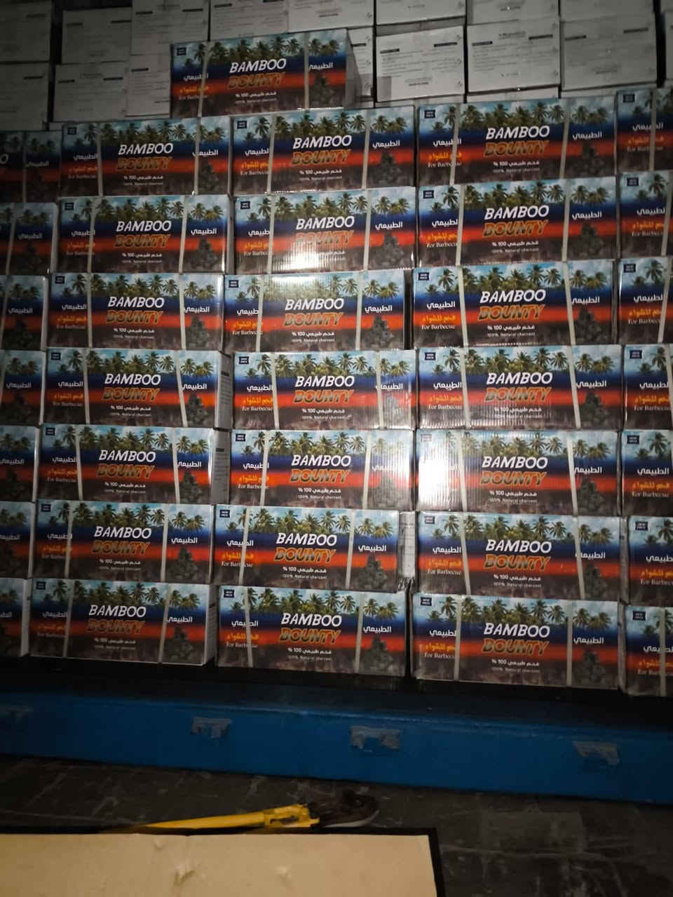 السلام عليكم ورحمة الله وبركاته الاخوة أصحاب المكاتب والمقاهي الكرام  توفر فحم طبيعي باونتي المربع المثقوب والكوكو كرز الإصبع الاملس والكوكو باونتي الإصبع المحزز والسوبر باونتي المستطيل المشطب   الدرجة فوق الأولى ان شاء الله من شركة باونتي والباونتي معروف ميحتاج شرح عنه للتواصل والاستفسار عن طريق الواتس اب *********** واني حاضر وبالخدمة.
