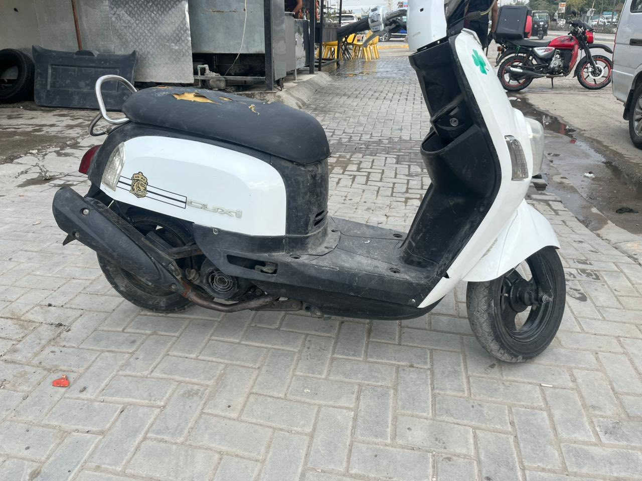 سلام عليكم دراجه بوليس كابريتر دراجه كهربائيات كلها شغاله شلعه ومعدل تشتغل اب اي وقت نكره خير من الله الدراجه سعر ٤٥٠ وبيها مجال عنوان بغداد البياع شارع ضغط رقم ***********
