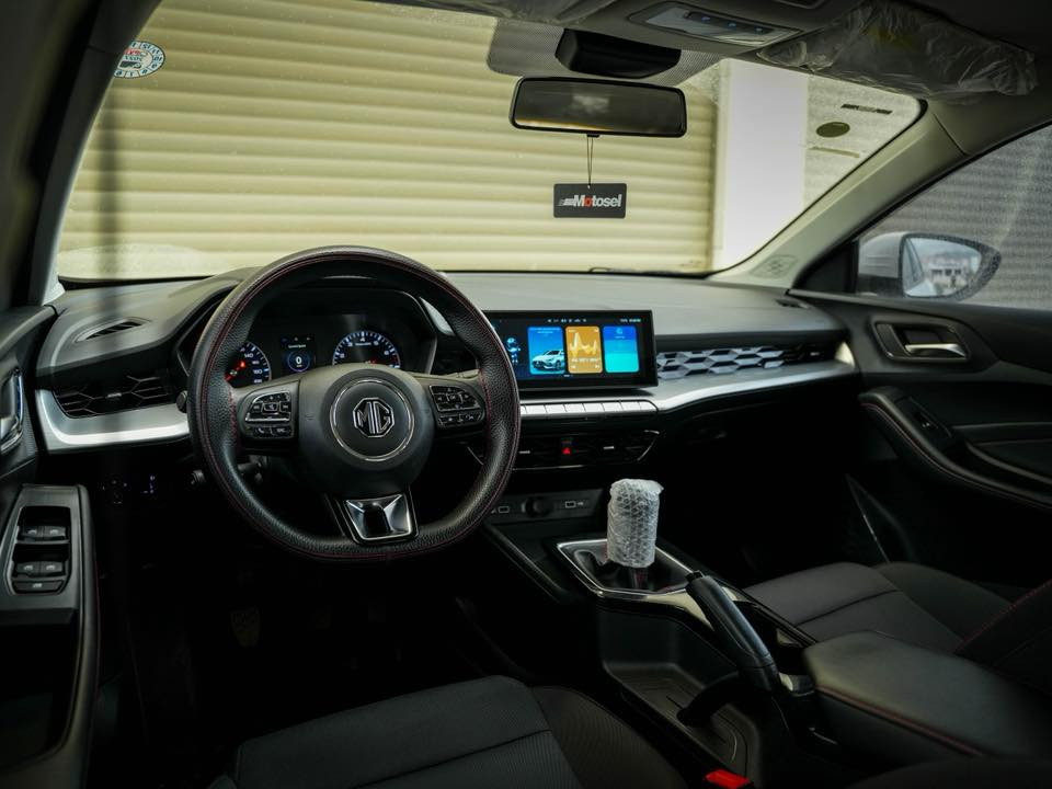 MG GT
گێر عادی 
٢٠ هەزار رۆیشتەوە
بەرمەجەی دیلکۆی بۆ کراوە
ڕۆنی گێڕ و مەکینەی گۆڕاوە (motosel)
گاعی (KQD) + باڵ 
سەنەوی ٢٠٣٠ بە ناوی خۆمەوەیە
هەزا و فەحسی بەڕادی ٢٠٢٧
سەیارەکە جوان و عەزێت نەدروە بەشەرتی هەموو شتێکی ئەیفرۆشم 
٩٦ گەڵاو مامەڵەیەکی زۆر کەم
0770 052 7720
