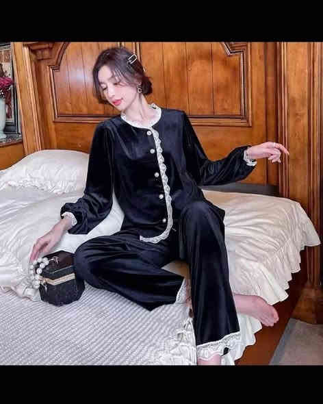 بجامة مخمل مصري ازرار كوالتي عالي جدا جدا
القياس L-XL-2XL 
السعر ١٨ 
توصيل داخل كربلاء 3000
توصيل جميع محافظات العراق 4000
للحجز والاستفسار مراسلة البيج او الاتصال على الرقم *********** #تتوفر_خدمة_توصيل #اكسبلور_explore #العراق #كربلاء #فولو #البصرة #الرمادي #النجف #مشاهير_تيك_توك #روب_مخمل
