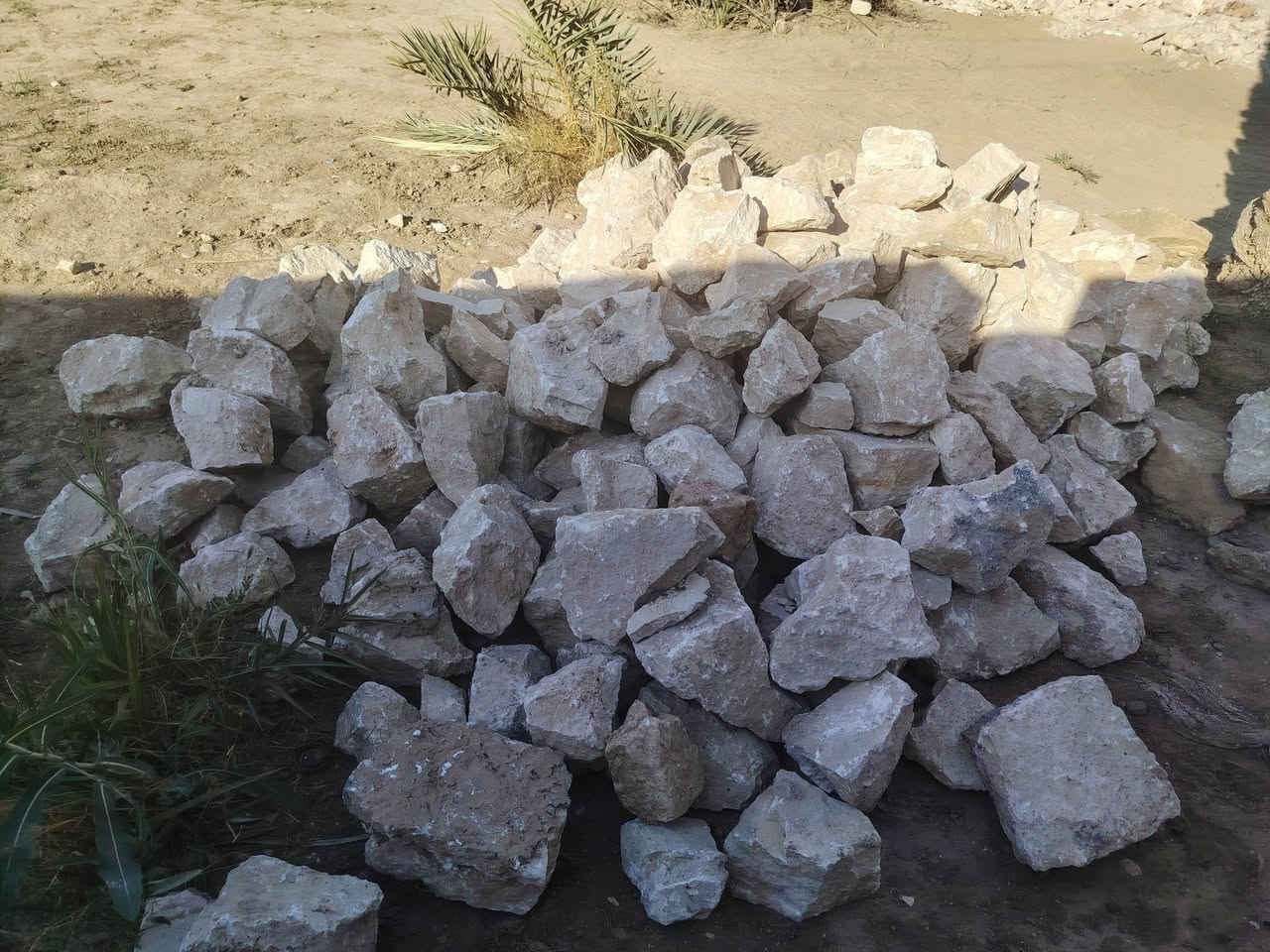 السلام عليكم.. 
اخوان حجر جزيرة للبيع
مثل ما موضح بالصور
الإتصال ***********
