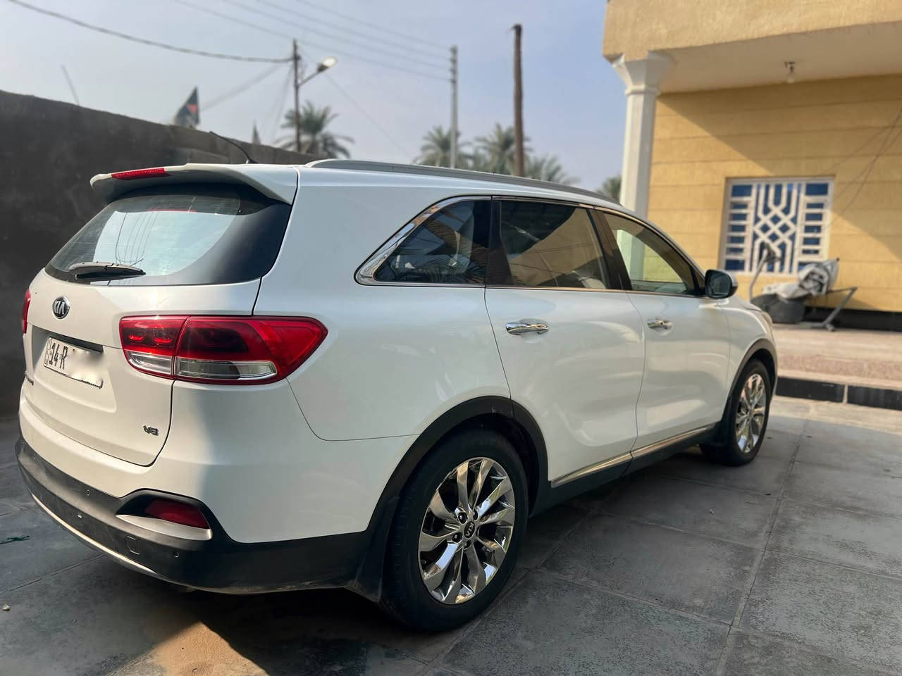 سورنتو 2016 خليجي كفالة عامة من الرقم للرقم￼
ماشيه 107 الف ، محرك 6 سلندر 
رقمها بصرة الرقم الجديد ￼
السيارة جاهزة ونضيفة ومكان البصرة 
للتواصل فقط عبر الرقم : *********** البصرة, العراق
