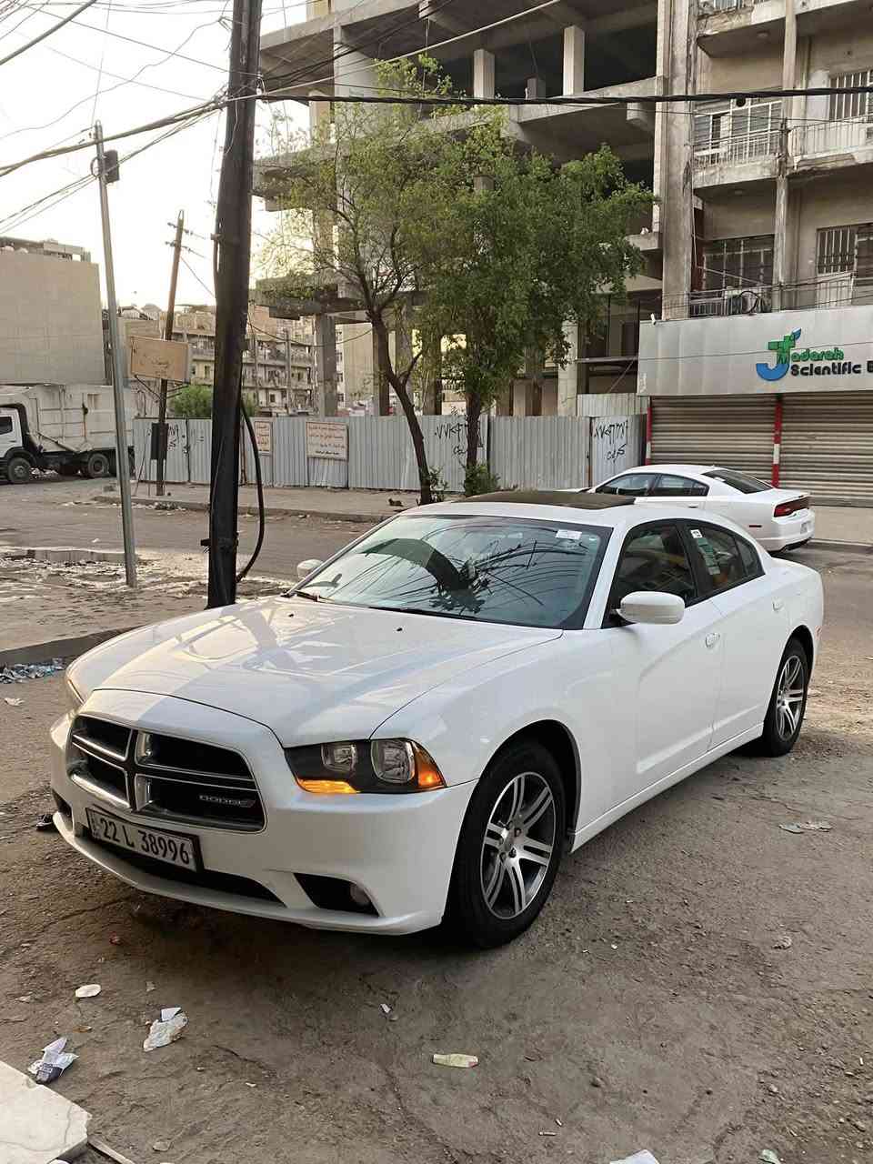 سلام عليكم ***********

السعر 165وبيه مجال  

جارجر للبيع 2013رقم اربيل بسمي تحويل او وكاله تريد
هزه وسنويه جديد

مكينه وكير وكسن شرط  

حداديه امامي وخلفي جديد طخم تاير جديد 

مواصفات السياره 

داخل احمر بلاد سلايت حساسات خلفيه شاشه جبيره 
كير طياره 
  
السياره كنديه ماشيه 170

السياره حلوه وجاهزه  مكاني قضاء الشرقاط
