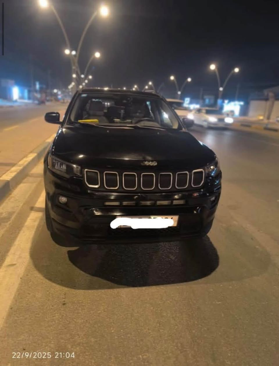 للبيع للبيع فقط 
النوع :- جيب كومباس  
موديل:- 2022
لون السياره :-  اسود 
مواصفات :...
1-دفع رباعي 4 * 4 /
2-كأمره خلفيه
3-تبريد قطعتين خلفي وأمامي /
وبعد بيها مواصفات 
مكينه V 4)..2400)
(حادث السياره) :-
امامي فقط البنيد مستبدل ومصبوغ 
السعر 150$وبيها مجال 
مكان  :- بصره حي الغدير 
هاتف :-  ‪***********
