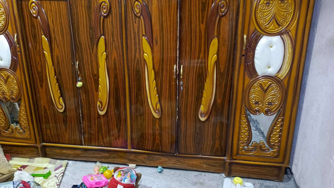 السلام عليكم غرفه مال اخشاب للبيع ***********
