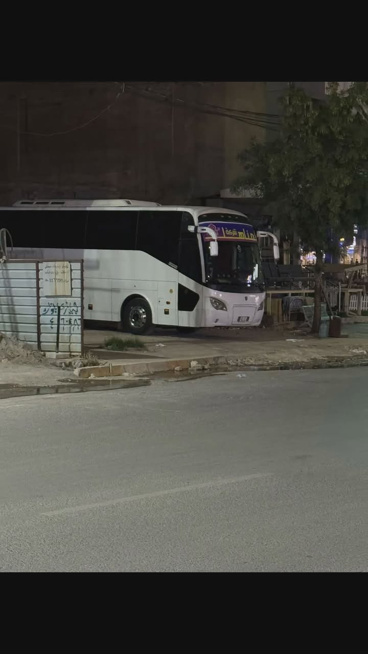 سلام عليكم
باص اسكانيه البيع 
١. الموديل ٢٠٠٩ السياره جاهزه من كل شي 
الاستفسار الاتصال على الرقم ***********
